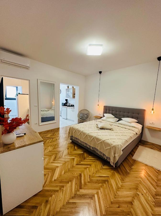Studio Zara Ρόβινι Εξωτερικό φωτογραφία