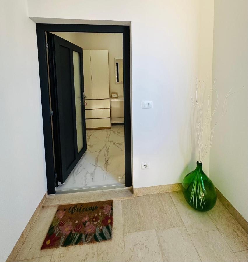Studio Zara Ρόβινι Εξωτερικό φωτογραφία